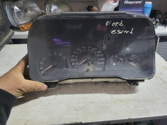 Ford escort km saati