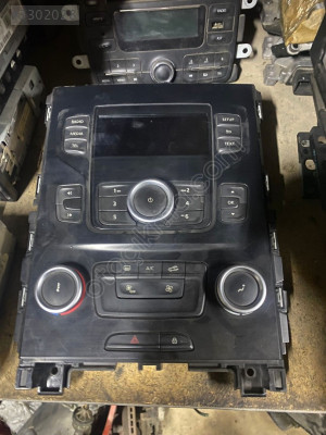 Renault Megane 4 çıkma orjinal teyp