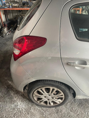 HYUNDAİ İ20 SAĞ ARKA KESME ÇAMURLUK