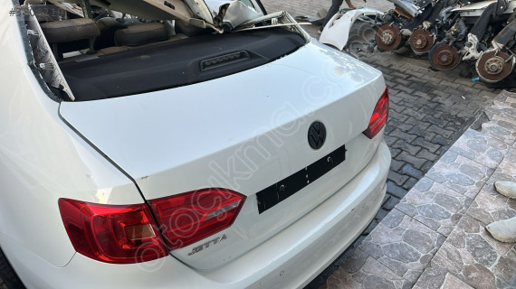2011-2014 WV JETTA ARKA BAGAJ ORJ ÇIKMA