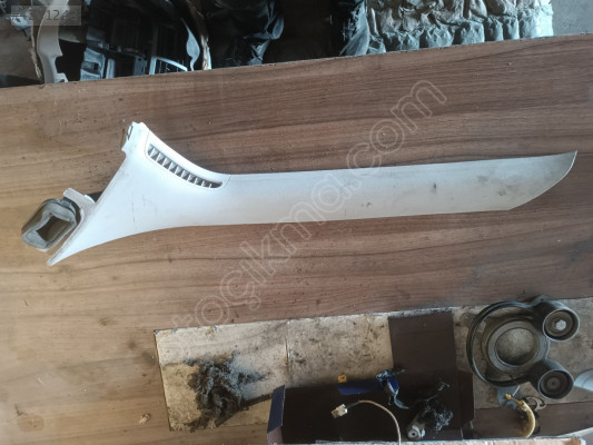 FİAT doblo 2013 sol ön direk döşeme plastiği