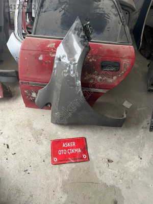 Corsa F sağ ön çamurluk