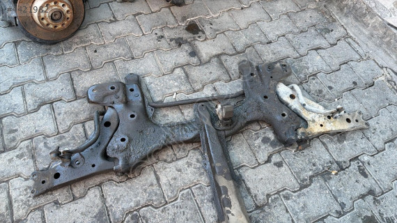 99-01 MODEL TOYOTA COROLLA ORJ ÇIKMA MOTOR TRAVESİ