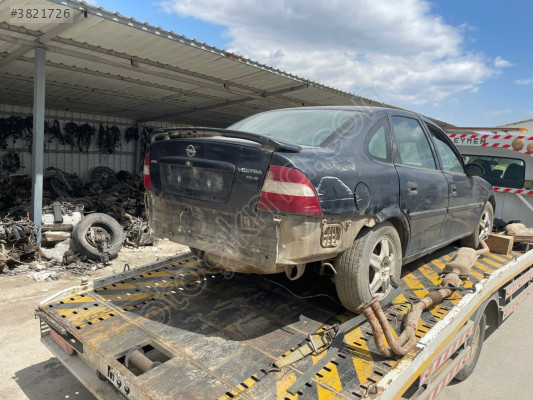 OPEL VECTRA B SAĞ ARKA ÇAMURLUK ÇIKMA ORJİNAL