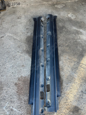 Range Rover vogue L322 çıkma marşbiyel plastiği