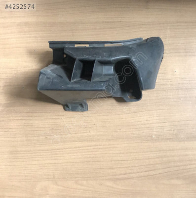 8200699876 RENAULT CLİO 2 ARKA TAMPON BRAKETİ SAĞ