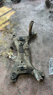 2009-2011 FORD FOCUS ÇIKMA ORJİNAL MOTOR TRAVERSİ