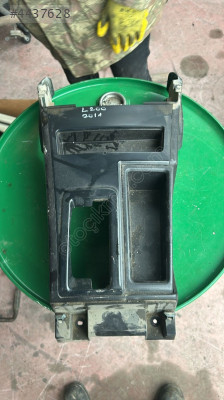 2011 MITSUBISHI L200 ÇIKMA ORJİNAL ORTA KONSOL