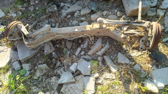 323 arka dingil çıkma