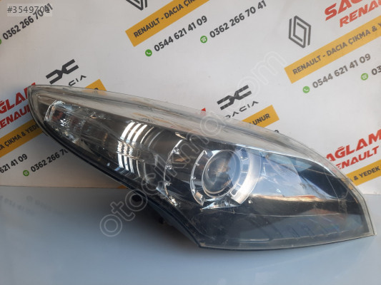 Megane 3 09-13 Xenon Orijinal Çıkma Sağ Far 260102470R 0301244286