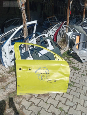 Peugeot 208 sağ ön kapı 2019 2024 arası