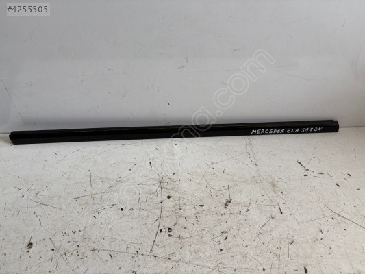 MERCEDES CLA SAĞ ÖN KAPI CAM SIYIRICI FİTİL
