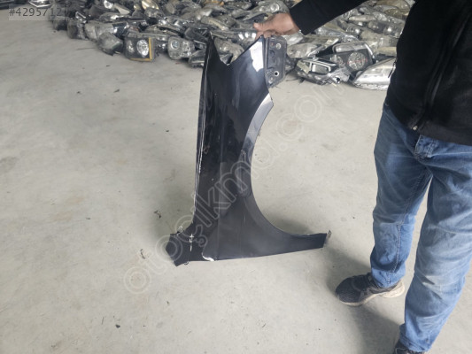 2011/2014 VW PASSAT B7 SİYAH SAĞ ÖN ÇAMURLUK ORJINAL