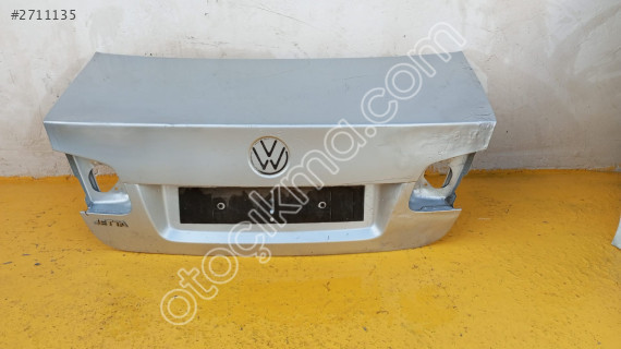 Örnek otodan  Jetta arka bagaj kapağı