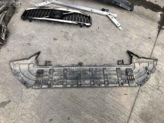 VOLVO XC90 ALT MUHAFAZA YARASA BAKALİTİ 31404141
