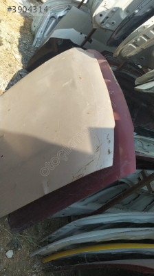 Toyota Corolla 1998 model on motor kaputu