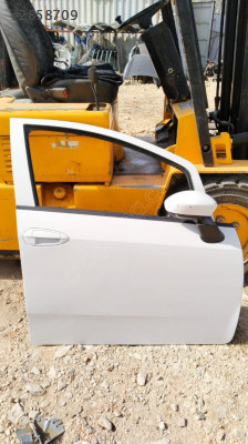 FİAT LİNEA 1.3 EURO 5 SAĞ ÖN KAPI ÇEVİK OTO ÇIKMA