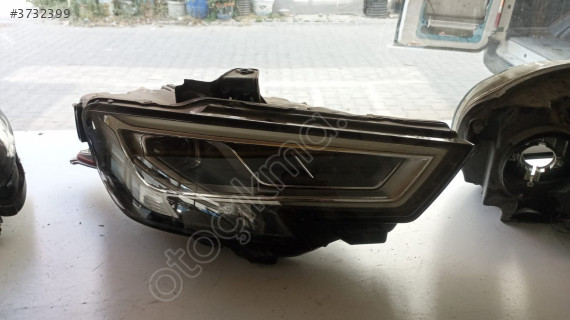 AUDI A3 ORJINAL ÇIKMA SAG FAR
