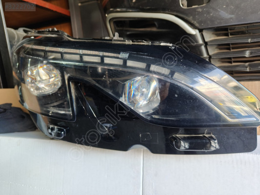 Peugeot 3008 sağ ön far mercekli