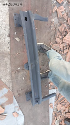 Volkswagen Golf 7 ön tampon demiri