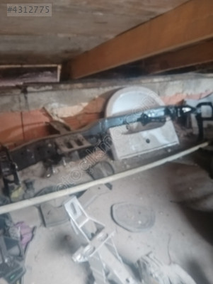 Audi A4 iç göğüs demiri