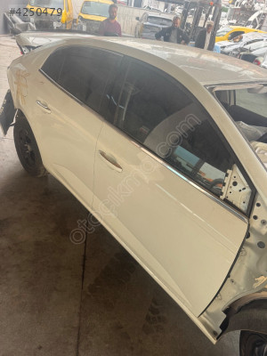 Megane 4 sağ ön kapı