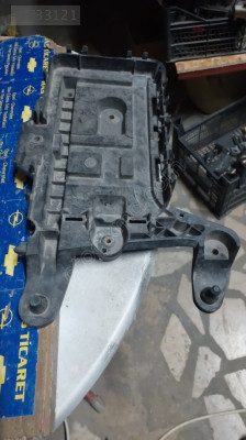 Çıkma Volkswagen Passat Akü Alt Plastiği