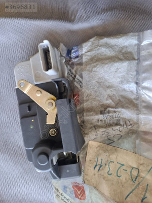 Citreon C5 arka kapı kilidi sag 9138.A2