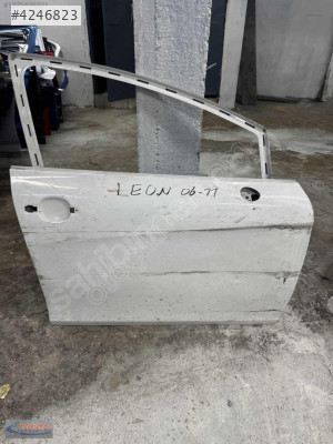 SEAT LEON SAĞ ÖN KAPI ORİJİNAL ÇIKMA 2006-2012