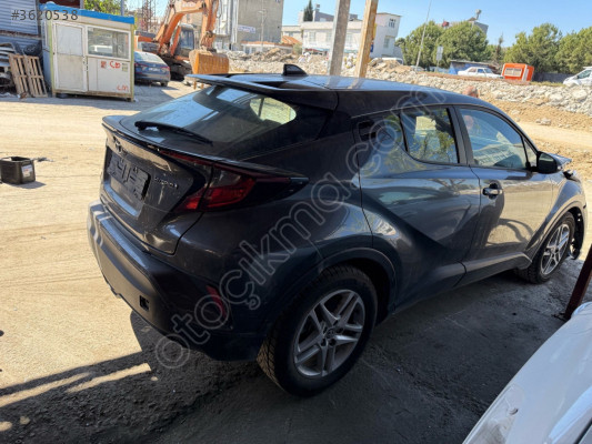 Toyota C-hr Sağ ön kapı