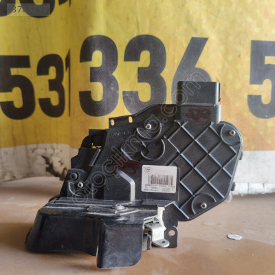 VOLVO XC60 ARKA KAPI KİLİDİ (240035600)