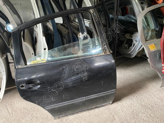 VOLKSWAGEN PASSAT SAĞ ARKA KAPI CAM KRİKOSU 1998-2005 MODEL