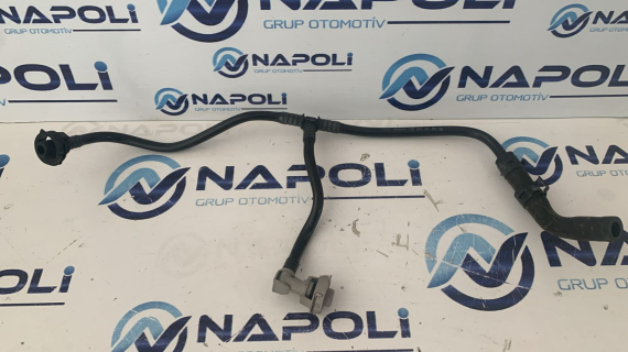 8W0121081AN AUDİ A4 A5 YEDEK SU DEPOSU HORTUMU 2016/2025