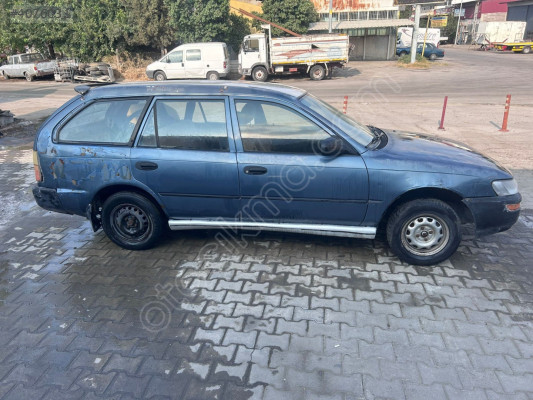 Toyota corolla 1993 model sag on kapı