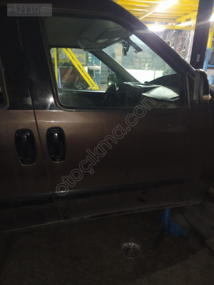 Fiat Doblo 4 sağ ön kapı hatasız
