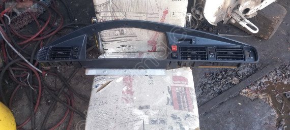 Mazda 626 gösterge çerçevesi