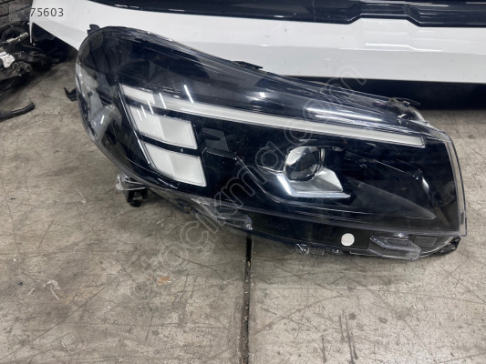 Opel zafira sağ ön far