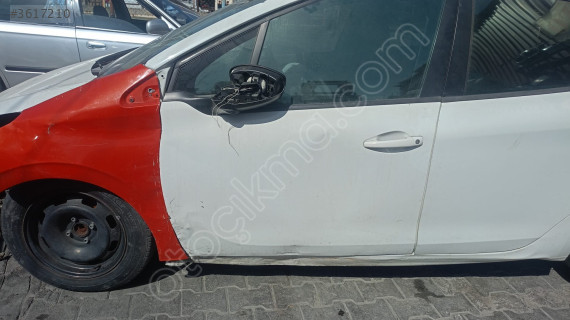 peugeot 208 sol ön kapı dolu