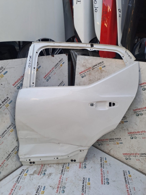 Volvo xc40 sol arka kapı (hasarlı ürün)