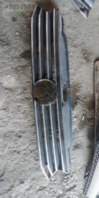 3G0853653 Passat B8 ön panjur
