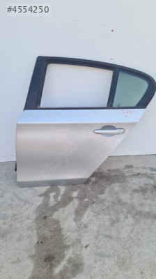bmw 1 e87 çıkma sol arka kapı (son fiyat)