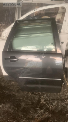 VOLKSWAGEN POLO CLASSİC SAĞ ARKA KAPI DOLU HATASIZ