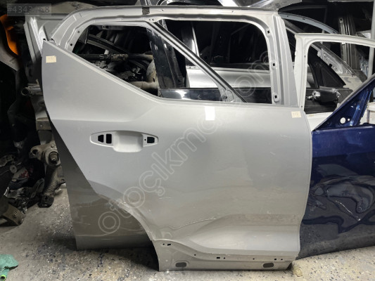 Volvo xc40 sağ arka kapı xc 40 orjinal çıkma sağ arka kapı