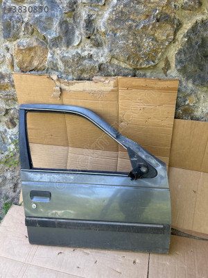 Peugeot 405 sağ ön kapı