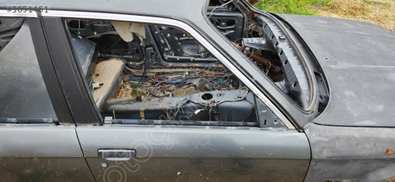 BMW E30 SAĞ ÖN KAPI