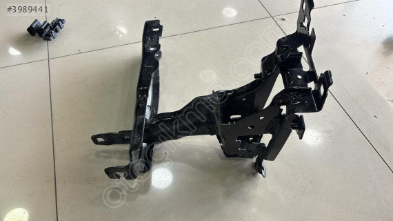 BMW 5 SERİ G60 İ5 G70 SOL FAR YUVA SACI 9464027