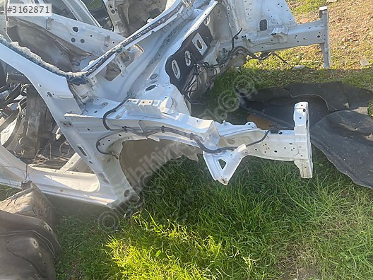 HYUNDAİ İ20 2019 SAĞ ÖN ŞASE KESME ÇEYREK KOMPLE 05305115921