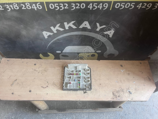 8201044237 / USM-X61 Kangoo 3 Sigorta Tablası Orjinal Çıkma