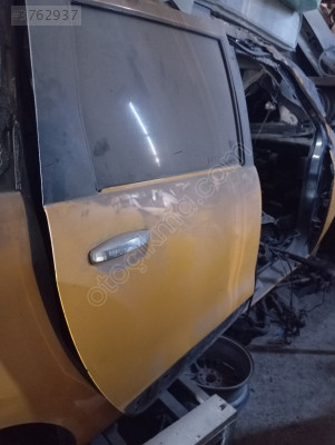 Dacia Lody sağ arka kapı