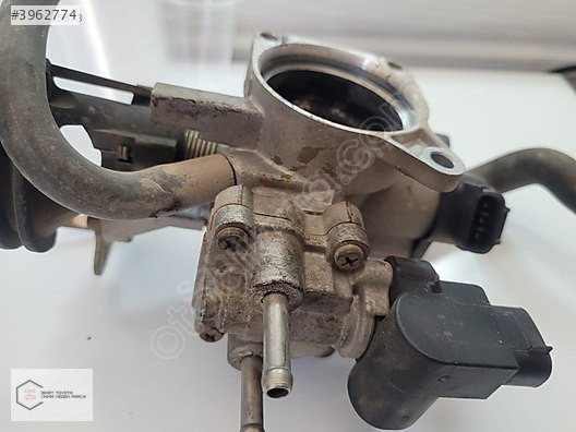 TOYOTA YARİS 1,3 KELEBEK BOGAZI